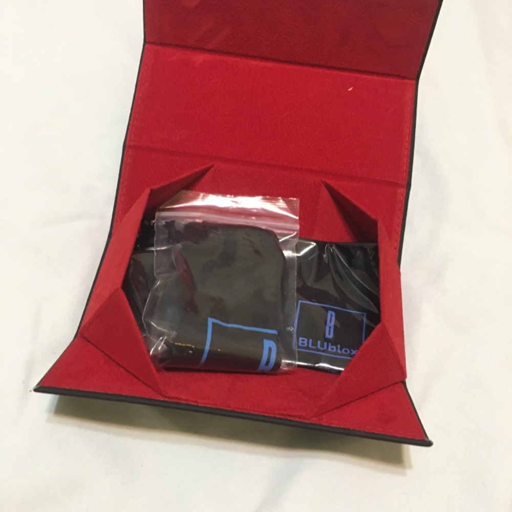 New Blublox Sunglasses Case,Pull String Sleeve & … - image 4